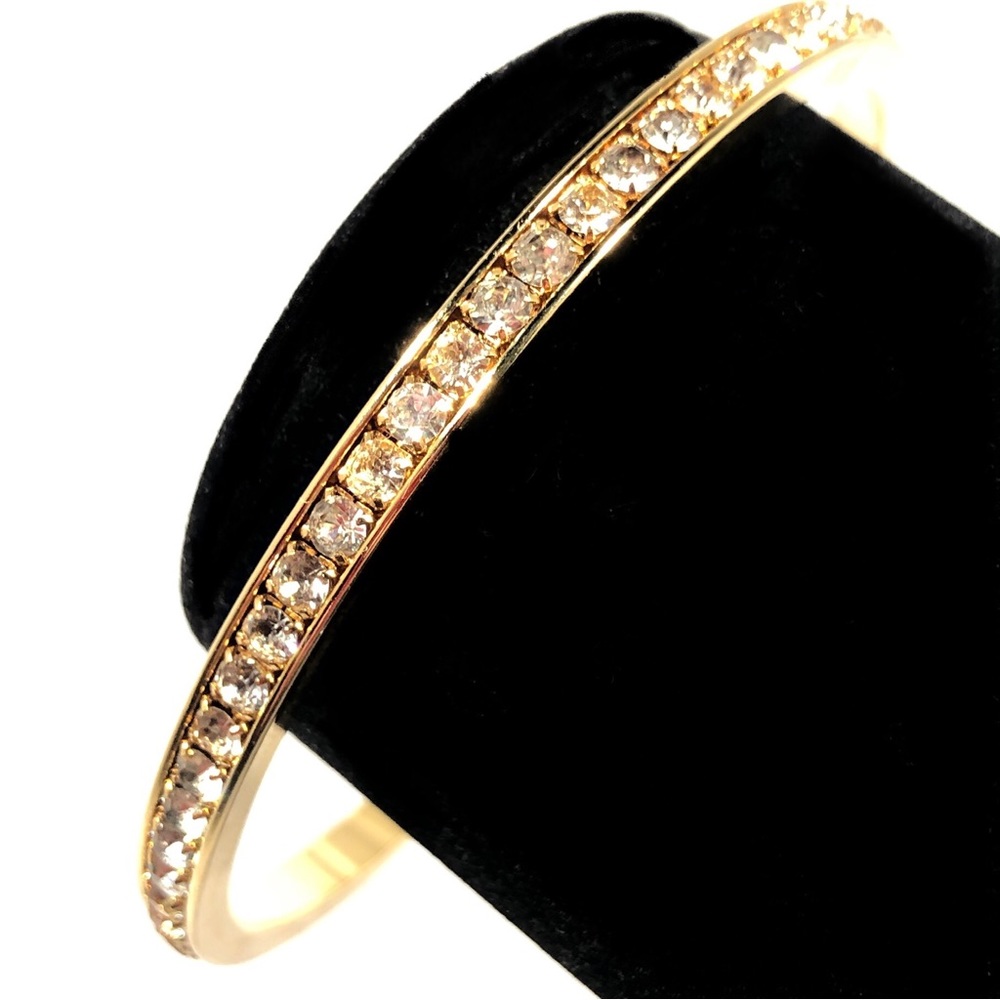 BRACELET - GOLD-TONE CIRCLE with 69 RHINESTONES. - Picture 3 of 6